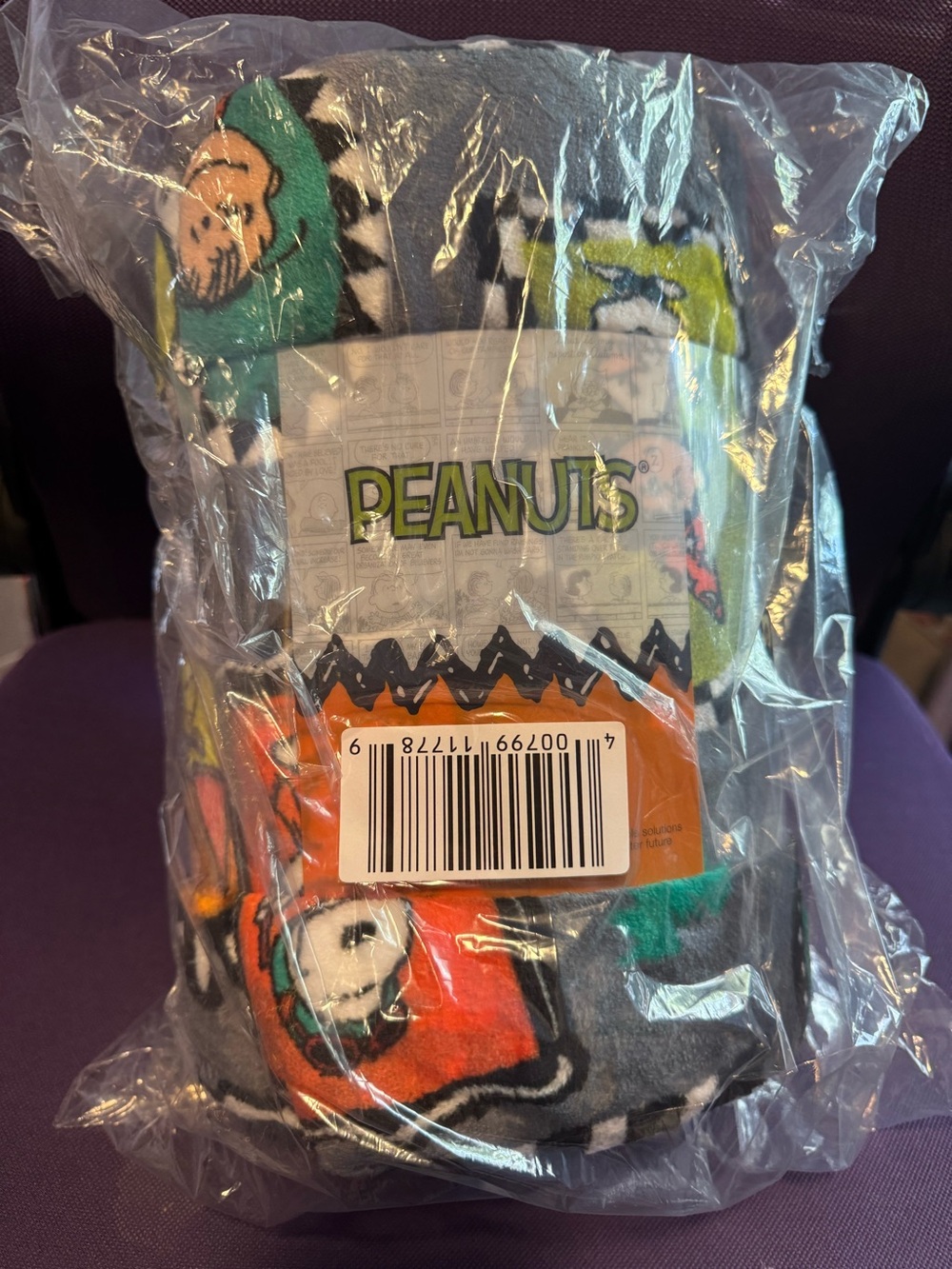 Peanuts Halloween Graphic oversized throw
